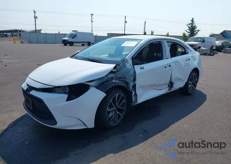 2020 Toyota Corolla Le z USA, uszkodzony, nr VIN JTDEPRAE5LJ103316